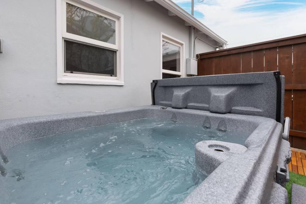 Beach House In The Heart Of Pb San Diego Extérieur photo